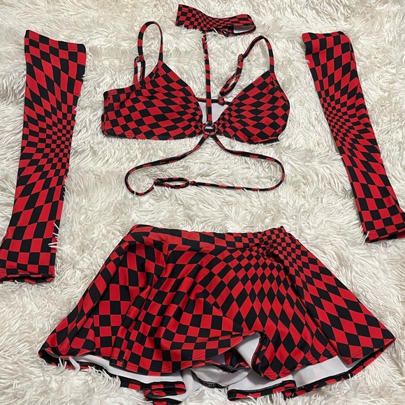 Badinka Punks Not Dead Set - Picture 3 of 16